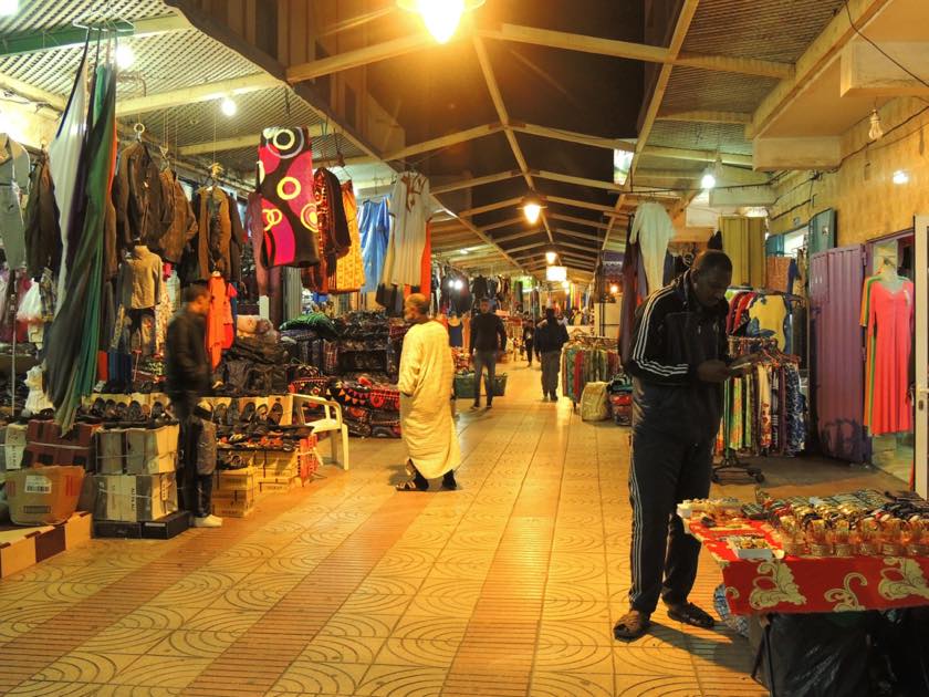 西サハラの夜の市場