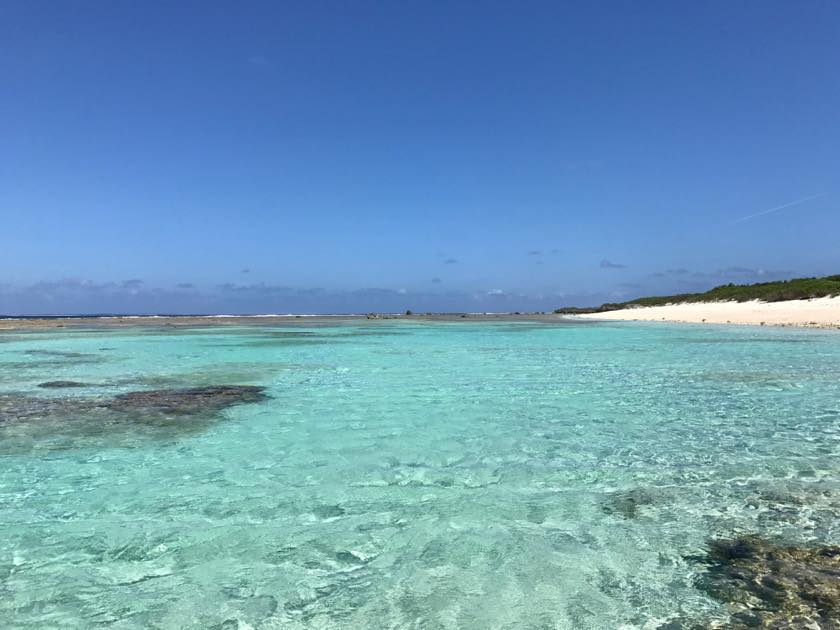 多良間島の澄んだ色のビーチ