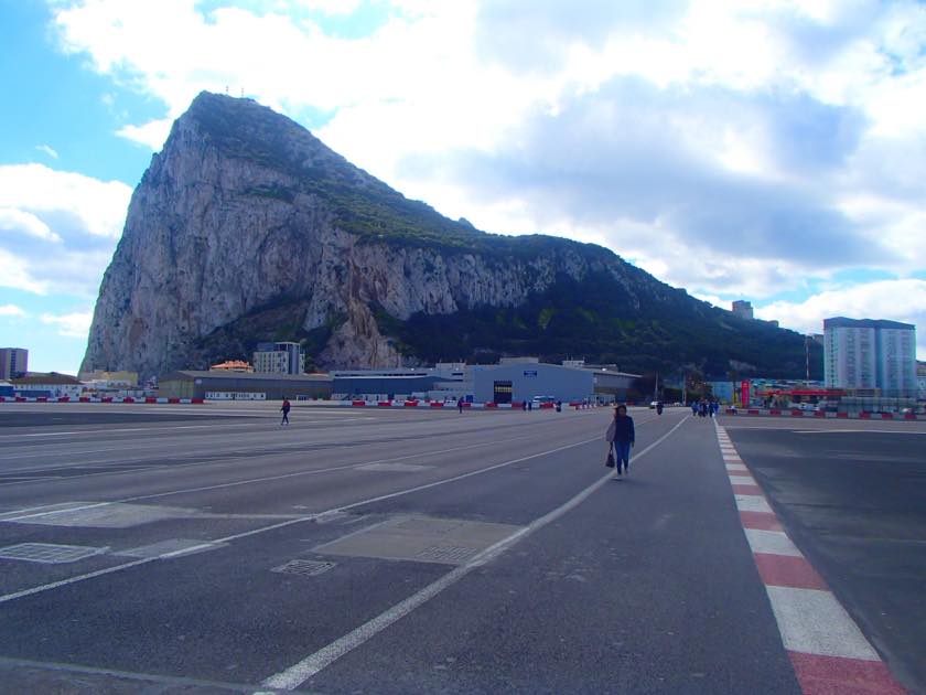 ジブラルタルの滑走路